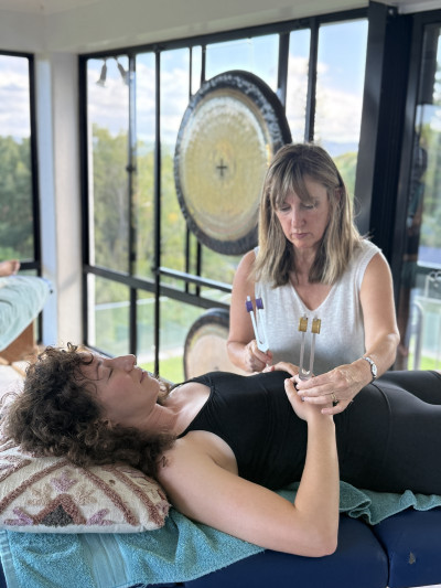 Vivienne Kahan – Melbourne Acutonics, Associate® Acutonics Practitioner